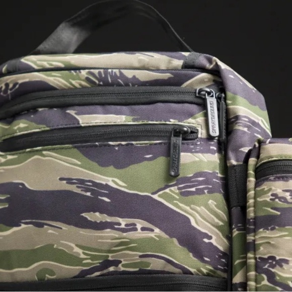 NWT SPRAYGROUND MINI GUB TIGER CAMO MG059 ARMY BACKPACK HIKIBG VARIATION $259 - Picture 6 of 9